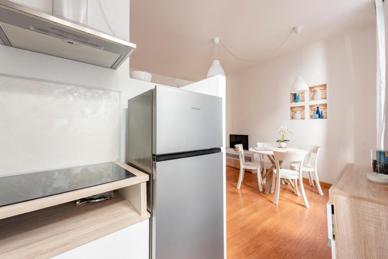 Mazzini 12 Very Central Apartment With Private Garage, Air Conditioning, Wifi, Just 50 Meters From The Beach ラッパロ エクステリア 写真