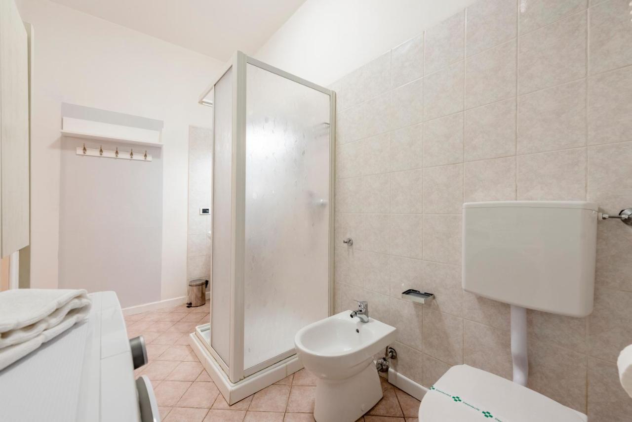 Mazzini 12 Very Central Apartment With Private Garage, Air Conditioning, Wifi, Just 50 Meters From The Beach ラッパロ エクステリア 写真