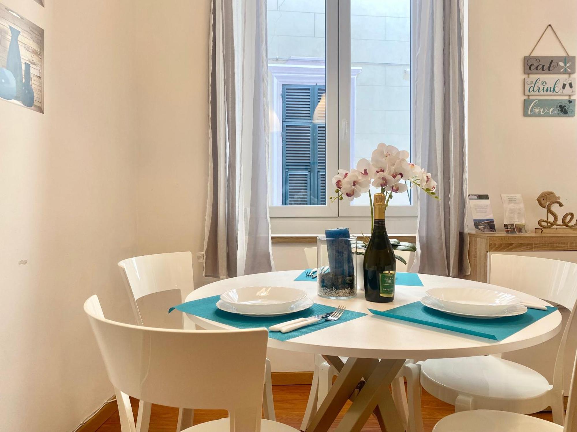 Mazzini 12 Very Central Apartment With Private Garage, Air Conditioning, Wifi, Just 50 Meters From The Beach ラッパロ エクステリア 写真