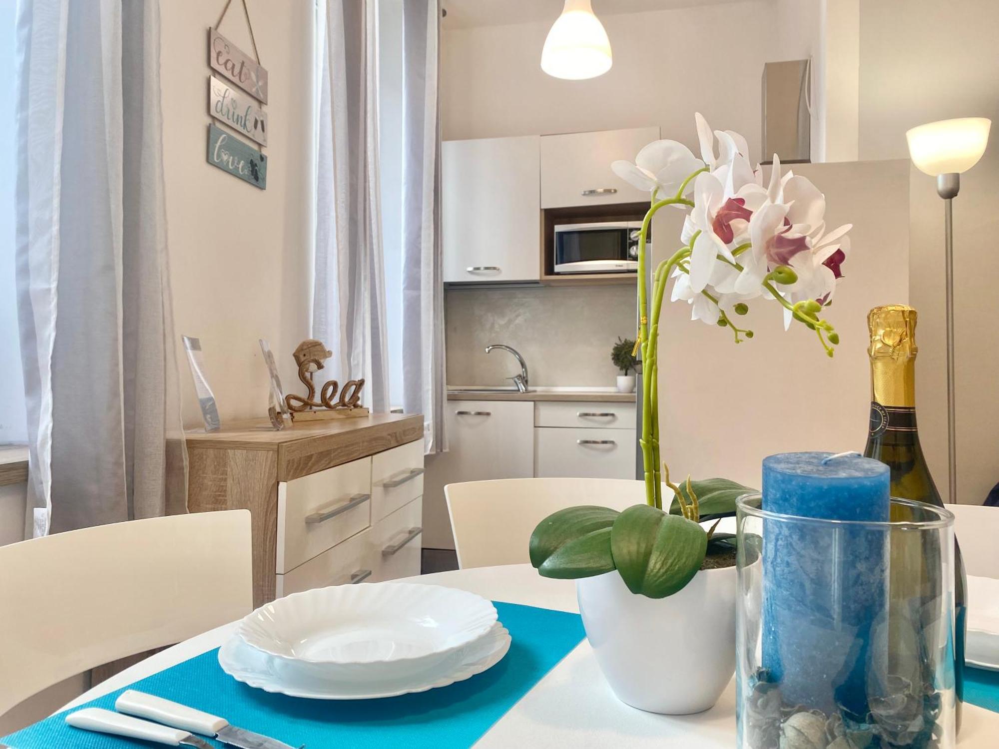 Mazzini 12 Very Central Apartment With Private Garage, Air Conditioning, Wifi, Just 50 Meters From The Beach ラッパロ エクステリア 写真